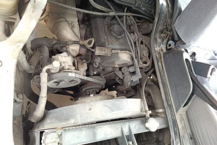 Used Soueast Delica 2008 2.0L Economy Version Engine Bay Left