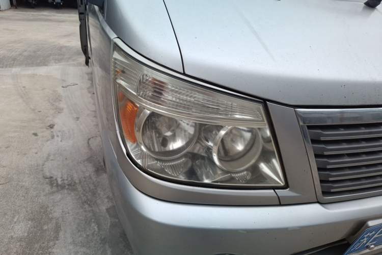 Used Soueast Delica 2008 2.0L Economy Version Right Front Headlight