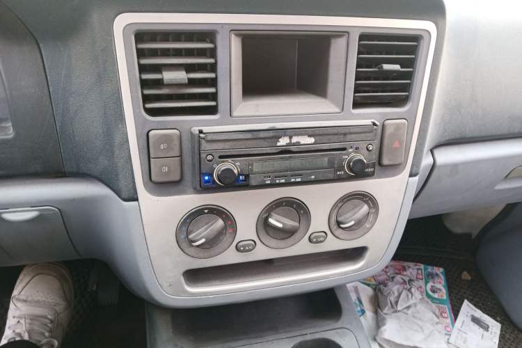 Used Soueast Delica 2008 2.0L Fashion Edition Audio And AC Panel