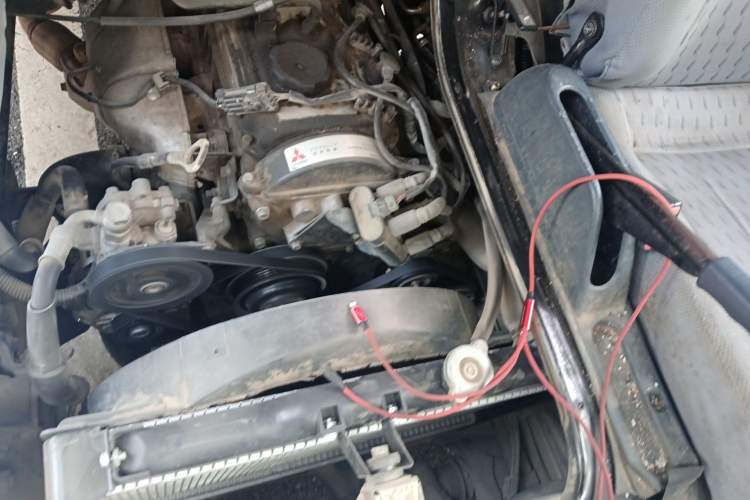 Used Soueast Delica 2008 2.0L Economy Version Engine Bay Left