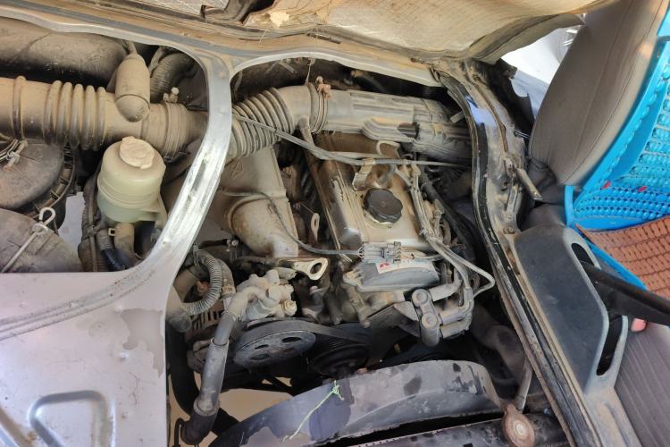 Used Soueast Delica 2008 2.0L Economy Version Engine Bay