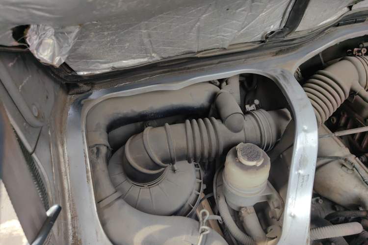 Used Soueast Delica 2008 2.0L Classic Edition Engine Bay Right