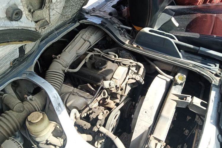 Used Soueast Delica 2008 2.0L Fashion Edition Engine Bay