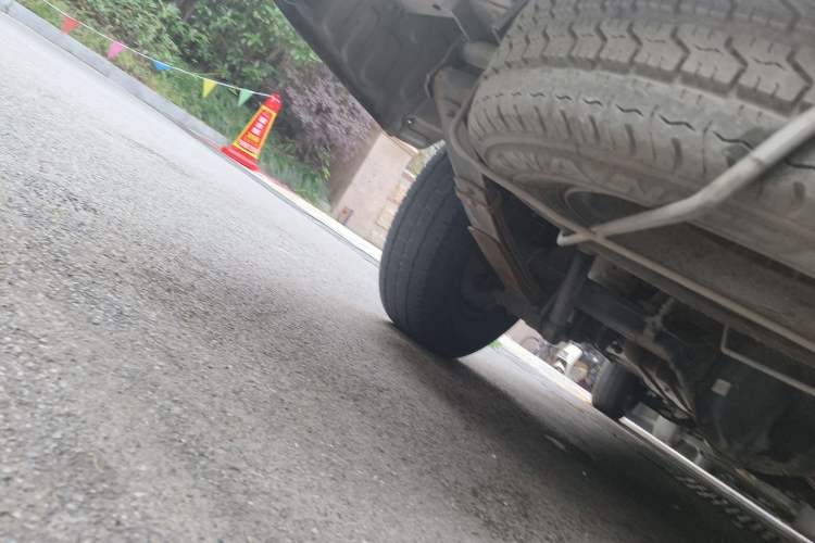 Used Soueast Delica 2014 2.0L Classic Edition Chassis Front Right