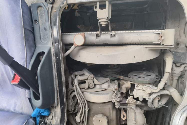 Used Soueast Delica 2014 2.0L Classic Edition Engine Bay Left