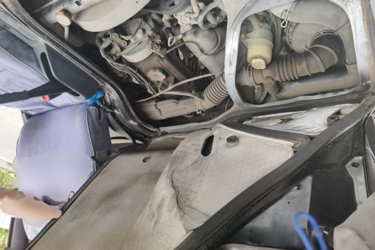 Used Soueast Delica 2014 2.0L Classic Edition Engine Bay
