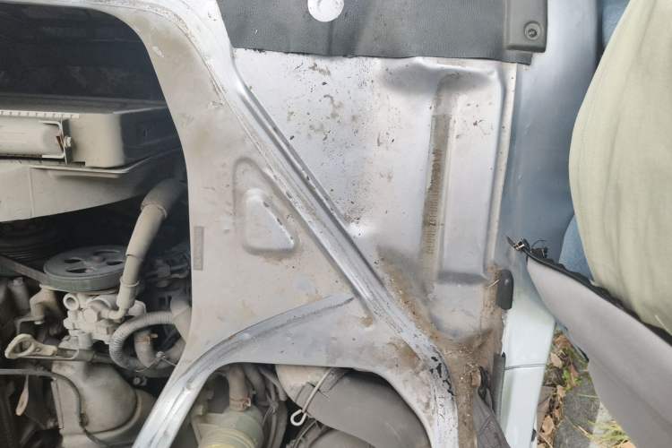 Used Soueast Delica 2014 2.0L Classic Edition Engine Bay Right
