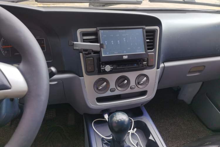 Used Soueast Delica 2014 2.0L Fashion Edition Audio And AC Panel