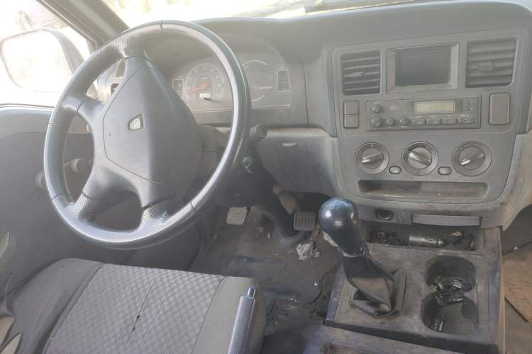 Used Soueast Delica 2014 2.0L Economy Version Center Console