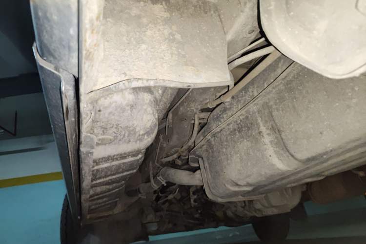 Used Soueast Delica 2014 2.0L Classic Edition Chassis Rear Left