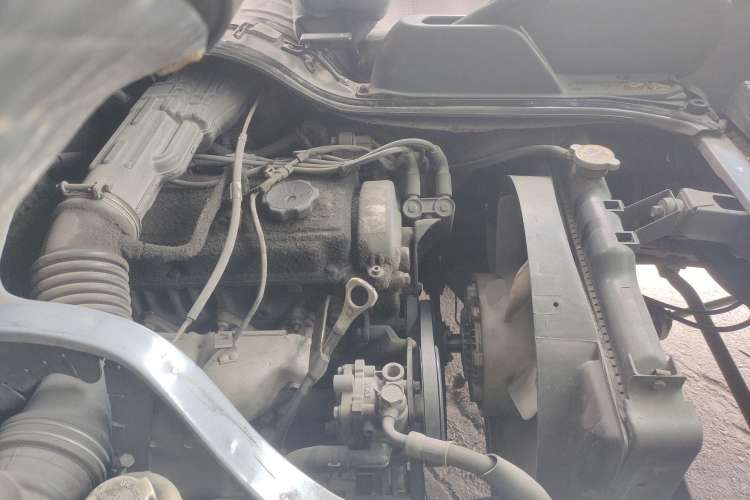 Used Soueast Delica 2014 2.0L Economy Version Engine Bay