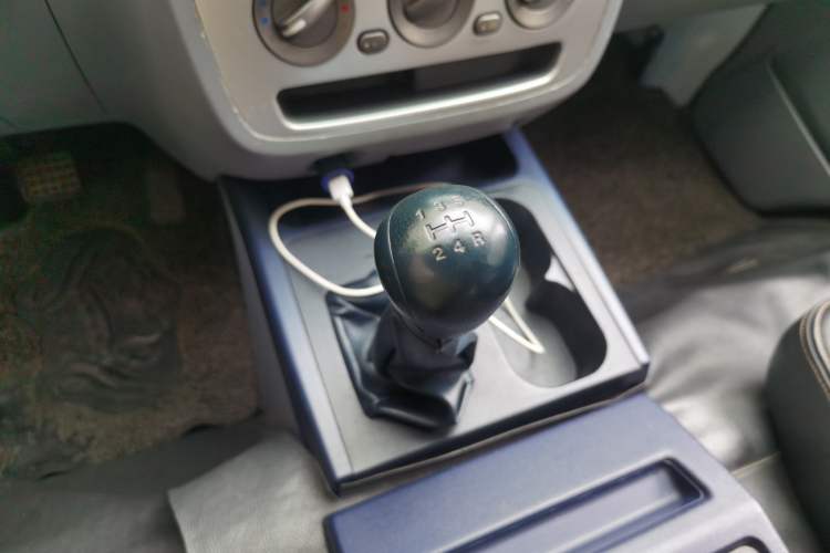 Used Soueast Delica 2014 2.0L Fashion Edition Gear Lever