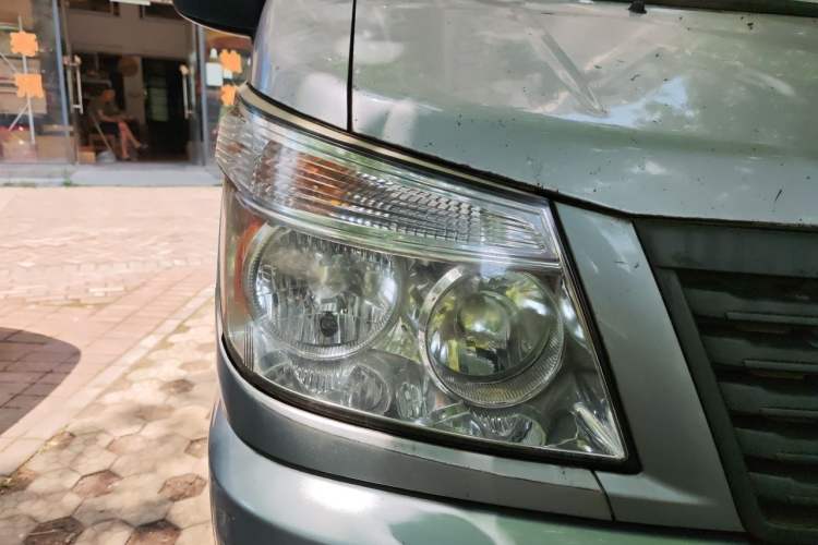 Used Soueast Delica 2014 2.0L Economy Version Right Front Headlight