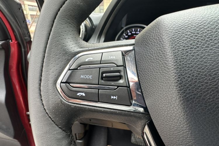 Used Soueast DX3 2016 1.5T CVT Prestige Edition Interior 12