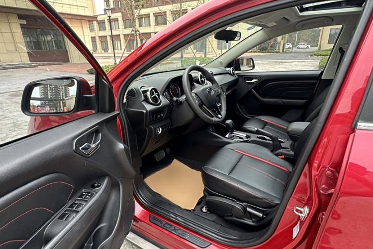 Used Soueast DX3 2016 1.5T CVT Prestige Edition Interior 2
