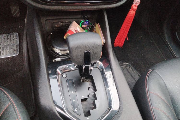 Used Soueast DX3 2018 1.5T CVT Flagship Edition Gear Lever