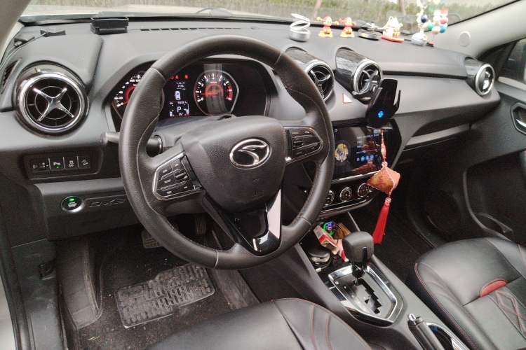 Used Soueast DX3 2018 1.5T CVT Flagship Edition Interior 2
