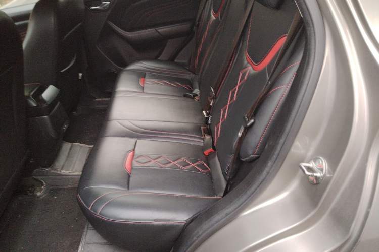 Used Soueast DX3 2018 1.5T CVT Flagship Edition Interior 4