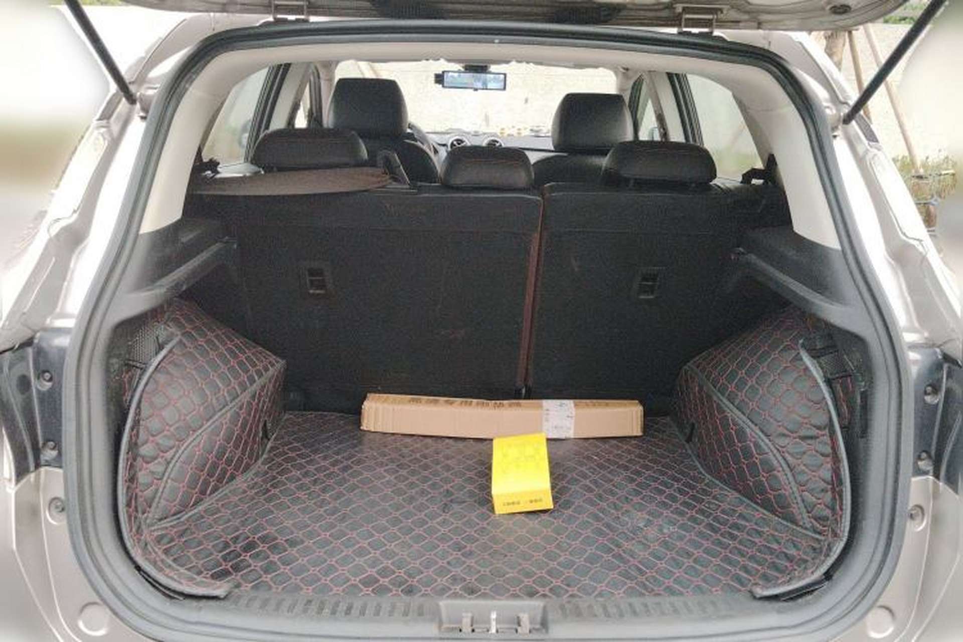 Used Soueast DX3 2018 1.5T CVT Flagship Edition Trunk