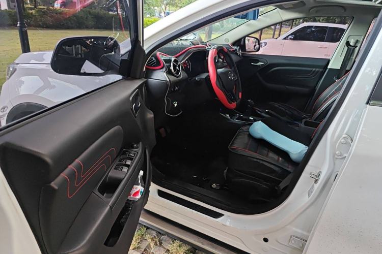 Used Soueast DX3 2018 1.5L Manual Luxury Model Interior 3