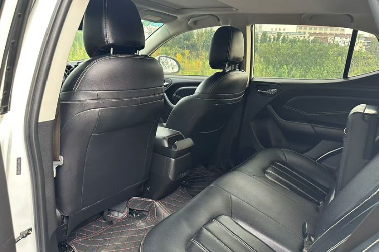 Used Soueast DX3 2019 1.5L Manual Luxury Model China V Standard Interior 3