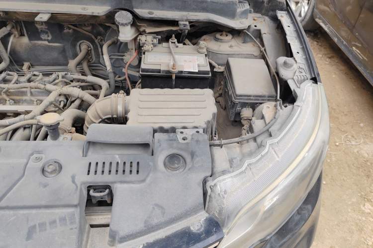 Used Soueast DX3 2016 1.5L Manual Luxury Edition Engine Bay Left
