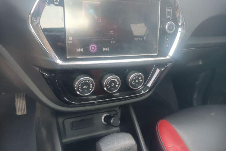 Used Soueast DX3 2016 1.5T CVT Flagship Model Audio And AC Panel