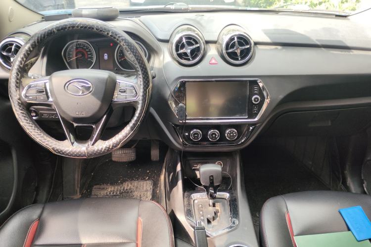 Used Soueast DX3 2016 1.5T CVT Flagship Model Center Console
