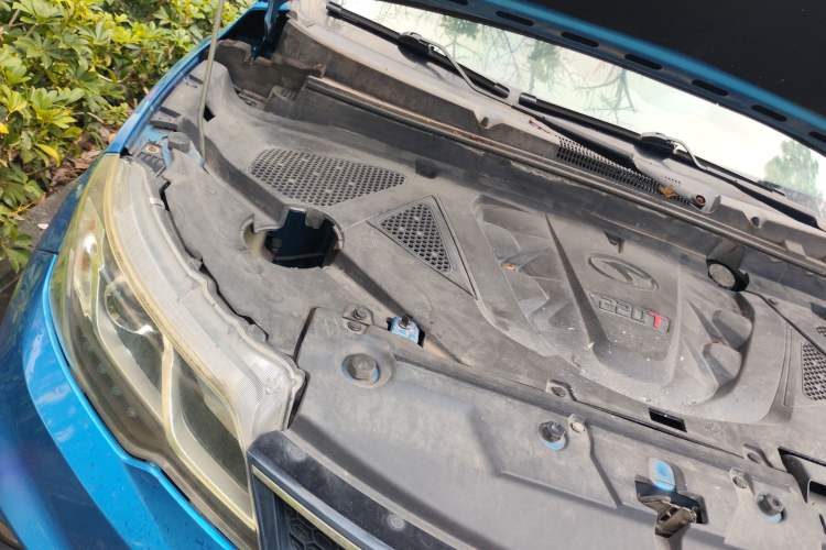 Used Soueast DX3 2016 1.5T CVT Flagship Model Engine Bay Right