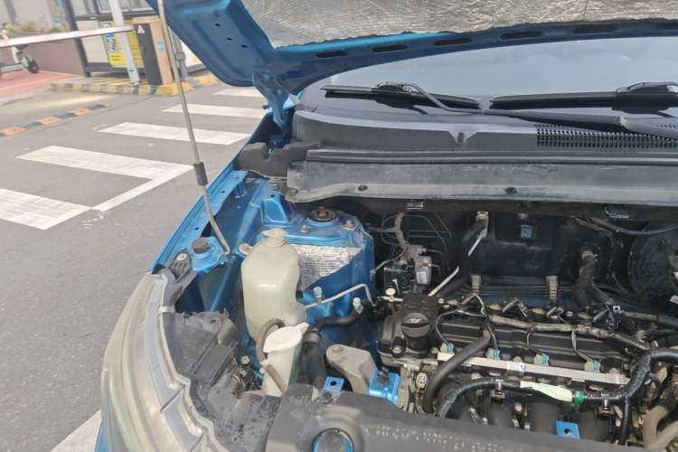 Used Soueast DX3 2016 1.5L Manual Luxury Edition Engine Bay Right