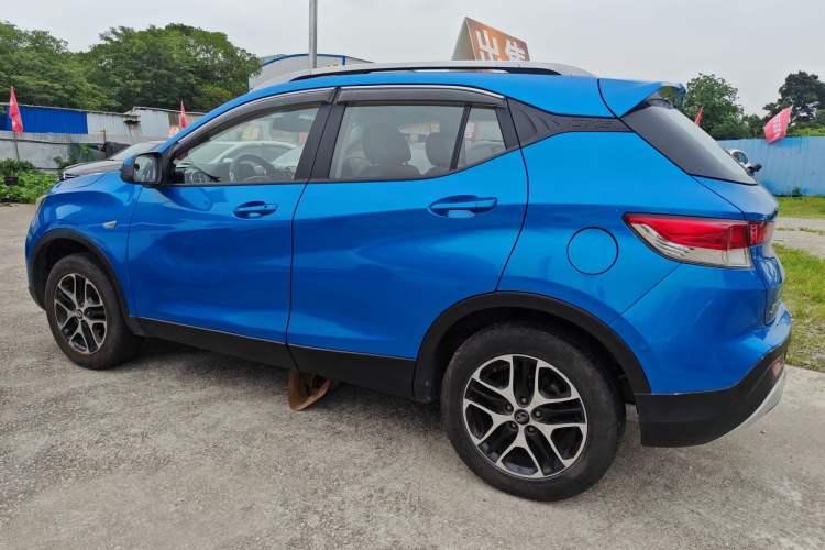 Used Soueast DX3 2016 1.5L Manual Luxury Model Exterior 3