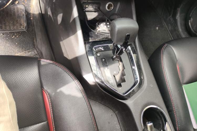Used Soueast DX3 2016 1.5T CVT Flagship Model Gear Lever