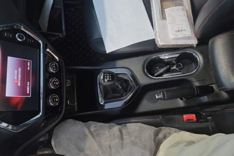 Used Soueast DX3 2016 1.5L Manual Luxury Edition Gear Lever