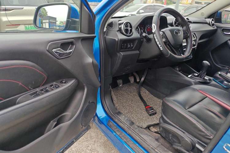 Used Soueast DX3 2016 1.5L Manual Luxury Model Interior 3