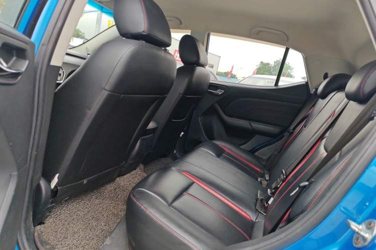 Used Soueast DX3 2016 1.5L Manual Luxury Model Interior 4