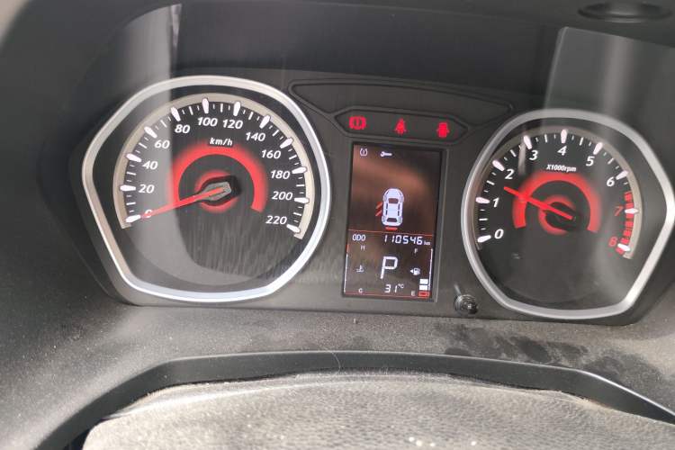 Used Soueast DX3 2016 1.5T CVT Flagship Model Odometer Close Up