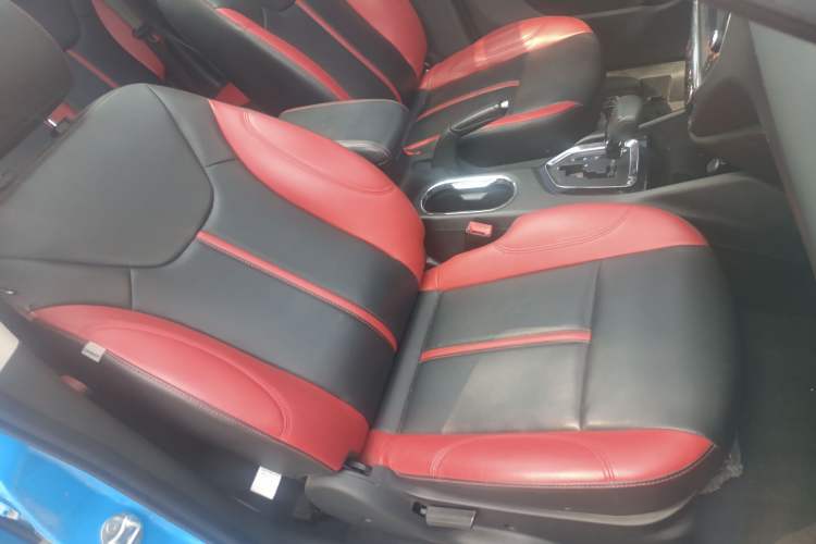Used Soueast DX3 2016 1.5T CVT Flagship Model Right Front Seat