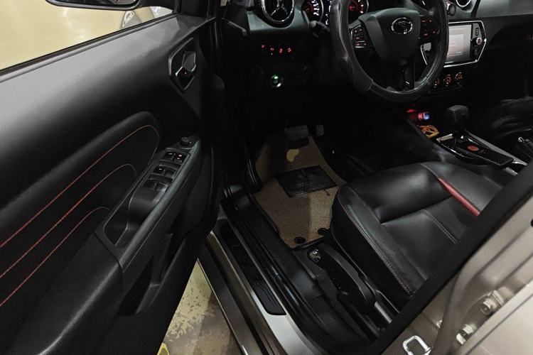 Used Soueast DX3 2016 1.5T CVT Flagship Model Driver Seat