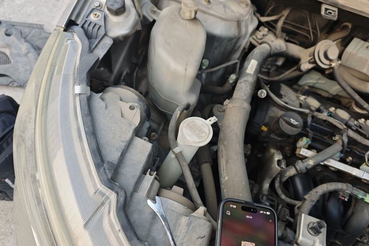 Used Soueast DX3 2016 1.5T CVT Prestige Edition Engine Bay Right