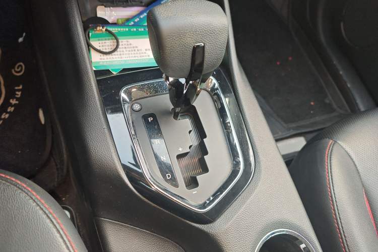 Used Soueast DX3 2016 1.5T CVT Prestige Edition Gear Lever