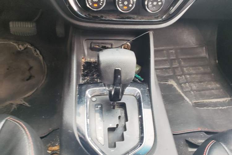 Used Soueast DX3 2016 1.5T CVT Flagship Model Gear Lever