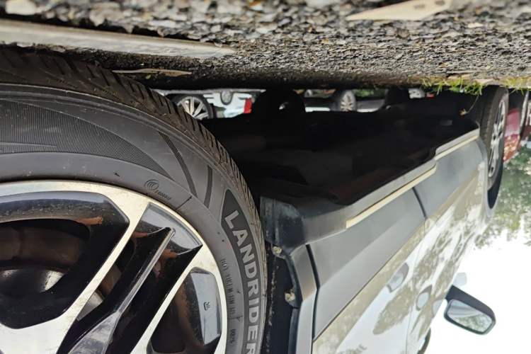 Used Soueast DX3 2016 1.5L Manual Luxury Edition Left Side Sill
