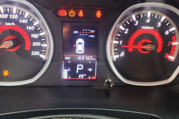 Used Soueast DX3 2016 1.5T CVT Flagship Model Odometer Close Up