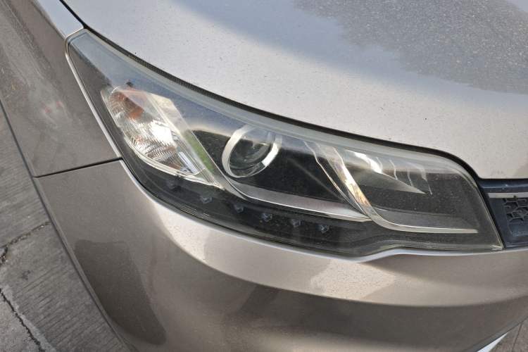 Used Soueast DX3 2016 1.5T CVT Prestige Edition Right Front Headlight