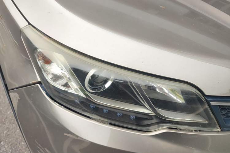 Used Soueast DX3 2016 1.5T CVT Flagship Model Right Front Headlight