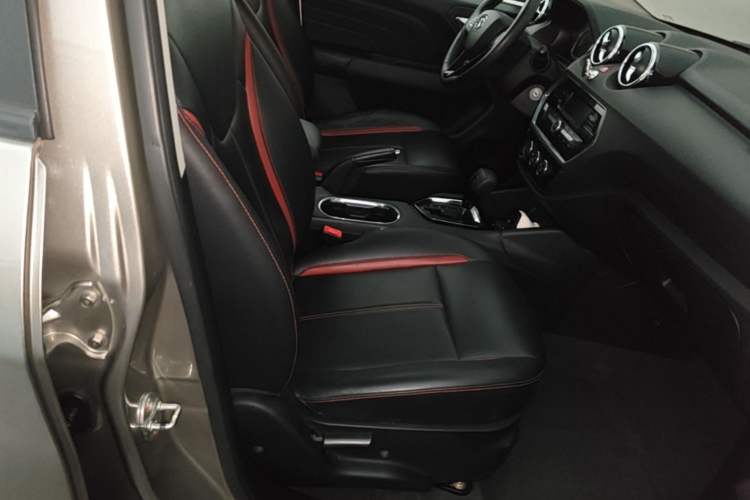 Used Soueast DX3 2016 1.5T CVT Luxury Model Right Front Seat