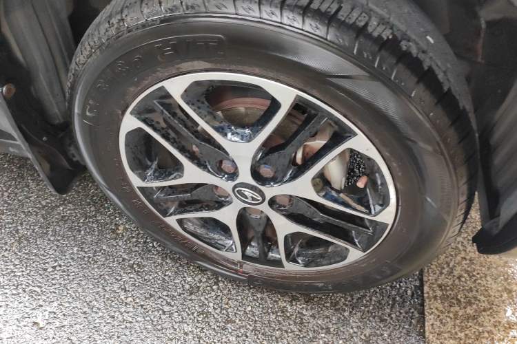 Used Soueast DX3 2016 1.5L Manual Luxury Edition Right Front Wheel Hub