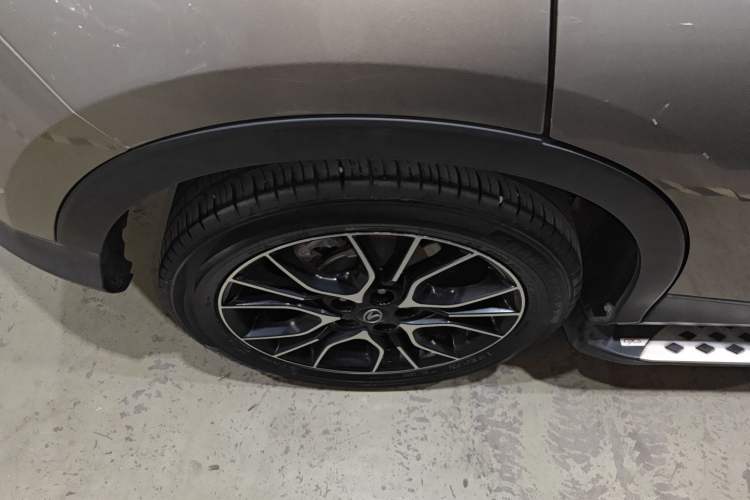 Used Soueast DX3 2016 1.5T CVT Flagship Model Right Rear Wheel Hub