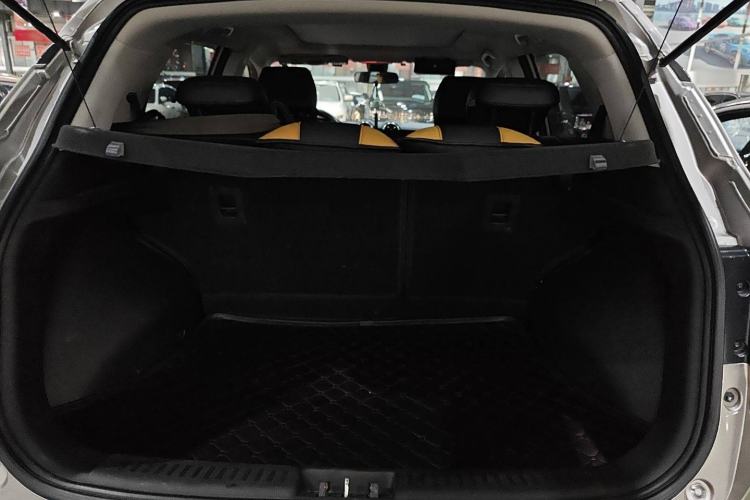 Used Soueast DX3 2016 1.5T CVT Flagship Model Trunk