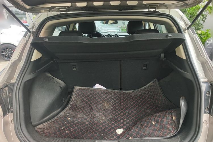 Used Soueast DX3 2016 1.5T CVT Flagship Model Trunk